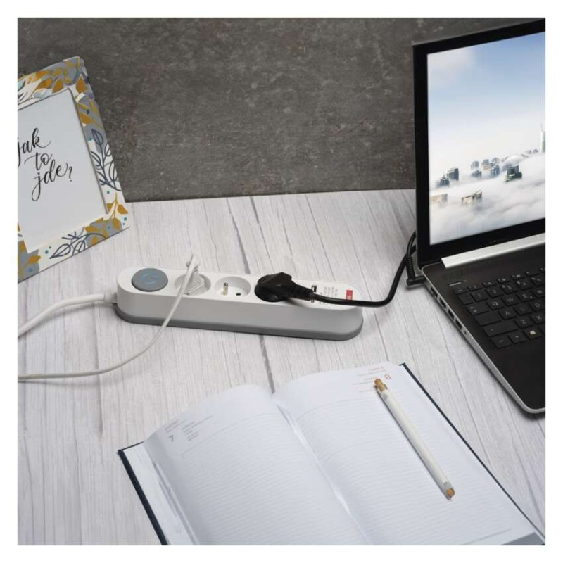 PRODLUŽKA 5Z 3M S VYP.1,5MM+USB A+C FAST 8