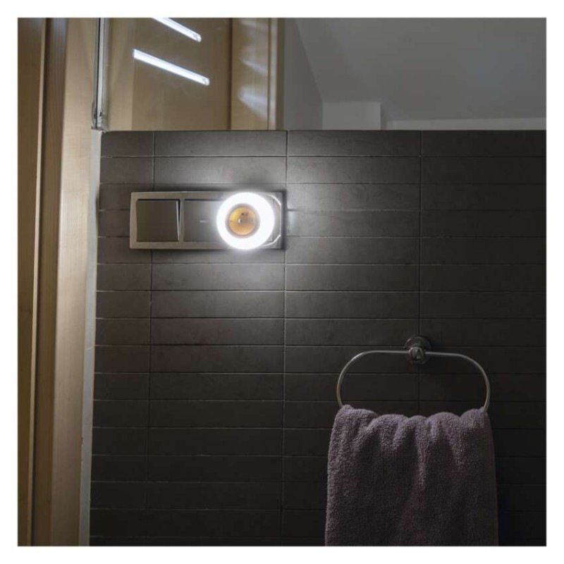 Svietidlo nočné + zásuvka 3 LED P3320 9