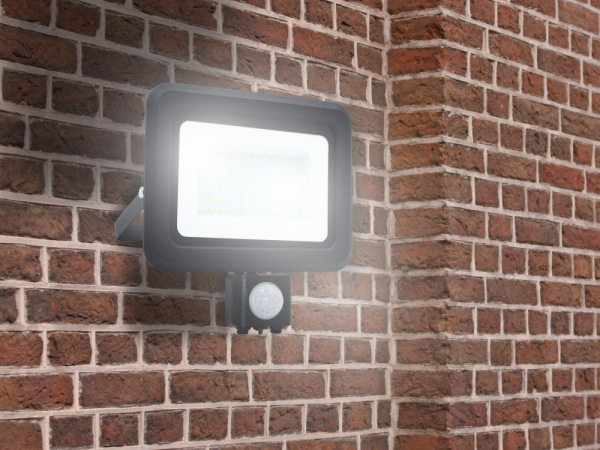 Vonkajší čierny LED reflektor 50W / 4000K - LF0024S 5