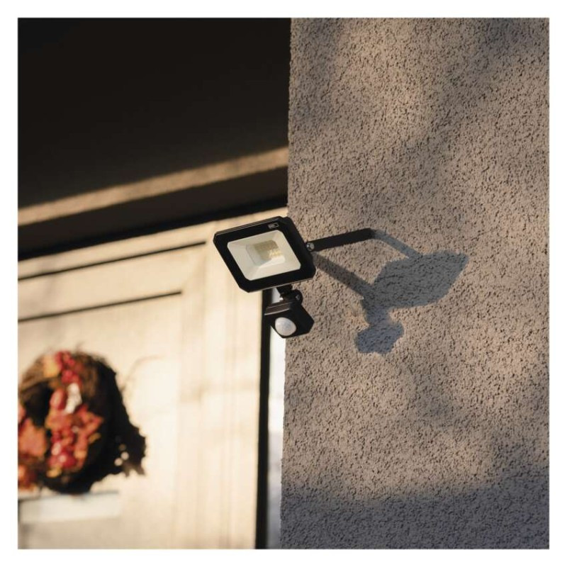 LED REFLEKTOR SIMPO 20W 2000LM IP44 NW P 9