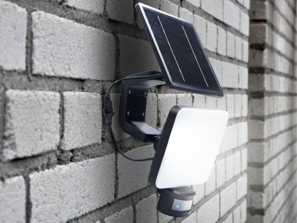 LED čierne vonkajšie solárne svietidlo so senzorom 12W / 3000K - 4100K - 6500K - LS022 15