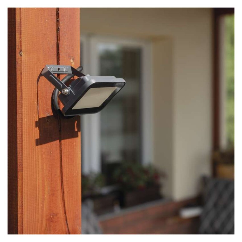 LED REFLEKTOR PROFI 10W 1100LM 6