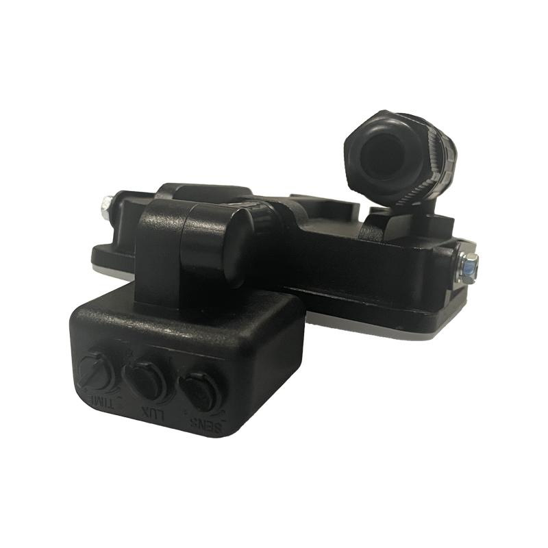 Vonkajší čierny LED reflektor so senzorom 20W / 4000K - LF7022S 1