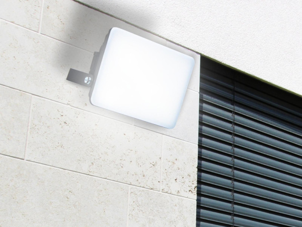 Vonkajší čierny LED reflektor 20W / 4000K - LF7022 11