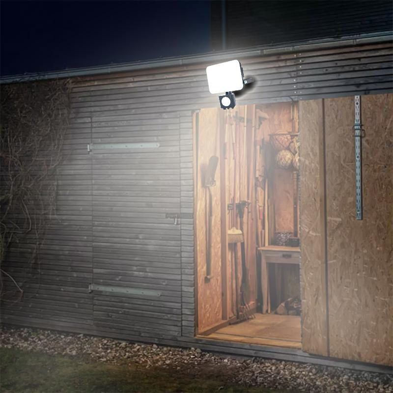 Vonkajší čierny LED reflektor so senzorom 30W / 4000K - LF7023S 6