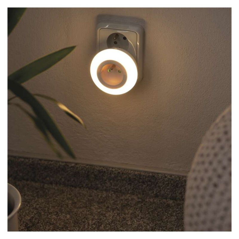 Svietidlo nočné + zásuvka 3 LED P3320 10