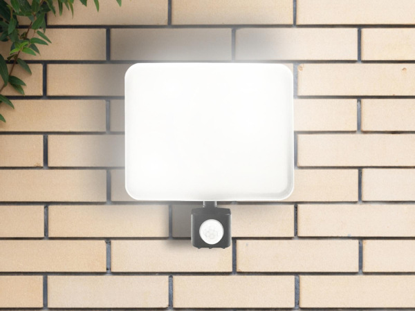 Vonkajší čierny LED reflektor so senzorom 50W / 4000K - LF7024S 6