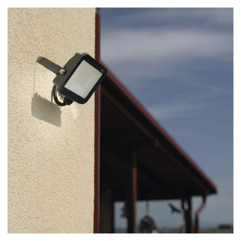 LED REFLEKTOR PROFI 20W 2200LM 6