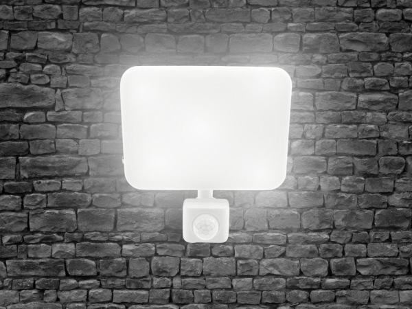 Vonkajší biely LED reflektor so senzorom 30W / 4000K - LF7123S 11