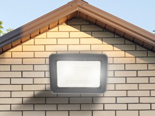 Vonkajší čierny LED reflektor 100W / 4000K - LF0025 5