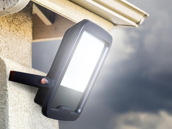 Vonkajší LED PROFI reflektor 50W / 5000K / BK - LF6024 3